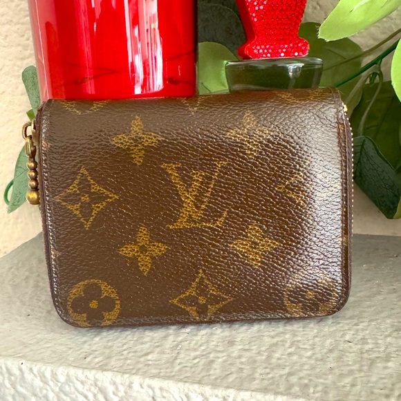 Louis Vuitton Handbags - Vuitton Monogram Zippy Coin Purse
